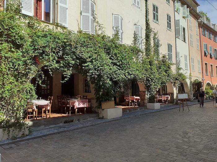  Biot  - Immobilier - CENTURY 21 Visa Immobilier - place des arcades