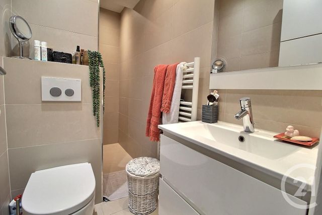 Afficher la photo en grand Appartement F3 à vendre - 3 pièces - 78.7 m2 - VILLENEUVE LOUBET - 06 - PROVENCE-ALPES-COTE-D-AZUR - Century 21 Visa Immobilier