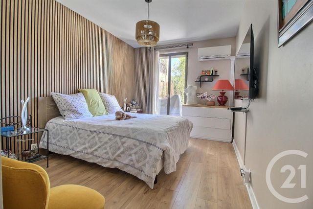 Afficher la photo en grand Appartement F3 à vendre - 3 pièces - 78.7 m2 - VILLENEUVE LOUBET - 06 - PROVENCE-ALPES-COTE-D-AZUR - Century 21 Visa Immobilier