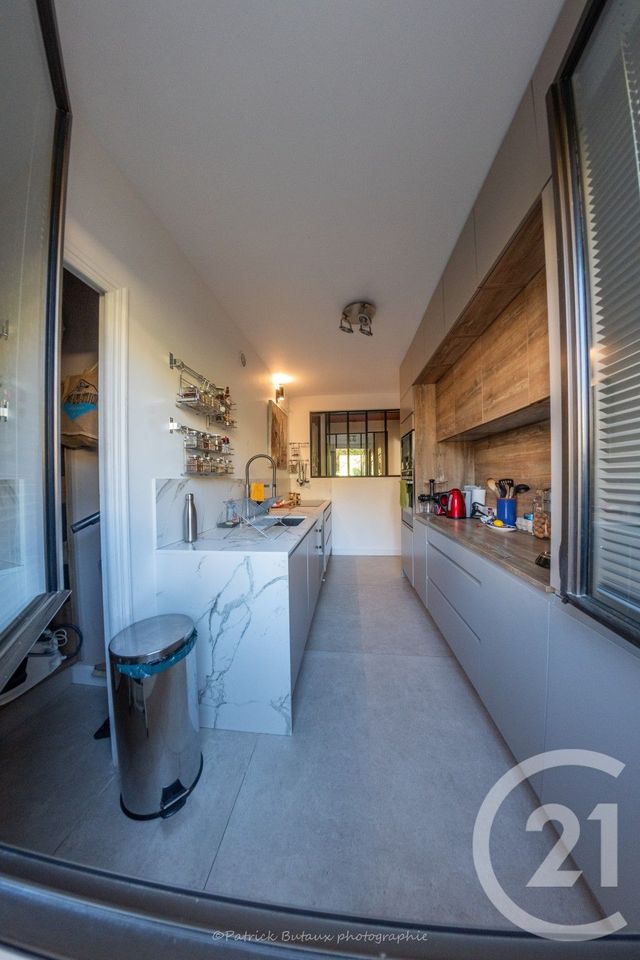 Afficher la photo en grand Appartement F3 à vendre - 3 pièces - 78.7 m2 - VILLENEUVE LOUBET - 06 - PROVENCE-ALPES-COTE-D-AZUR - Century 21 Visa Immobilier