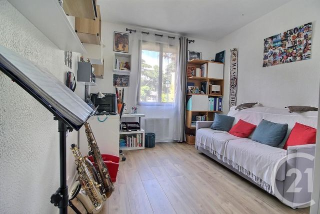 Afficher la photo en grand Appartement F3 à vendre - 3 pièces - 78.7 m2 - VILLENEUVE LOUBET - 06 - PROVENCE-ALPES-COTE-D-AZUR - Century 21 Visa Immobilier