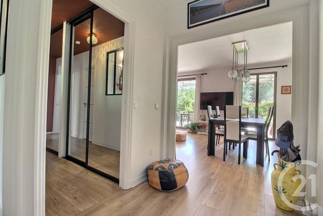 Afficher la photo en grand Appartement F3 à vendre - 3 pièces - 78.7 m2 - VILLENEUVE LOUBET - 06 - PROVENCE-ALPES-COTE-D-AZUR - Century 21 Visa Immobilier