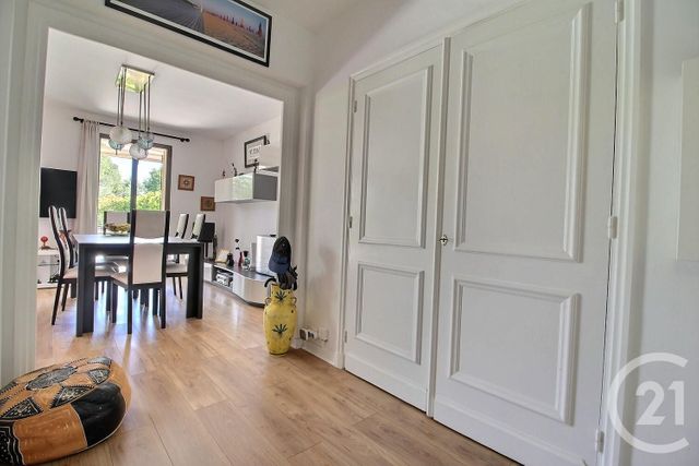 Afficher la photo en grand Appartement F3 à vendre - 3 pièces - 78.7 m2 - VILLENEUVE LOUBET - 06 - PROVENCE-ALPES-COTE-D-AZUR - Century 21 Visa Immobilier