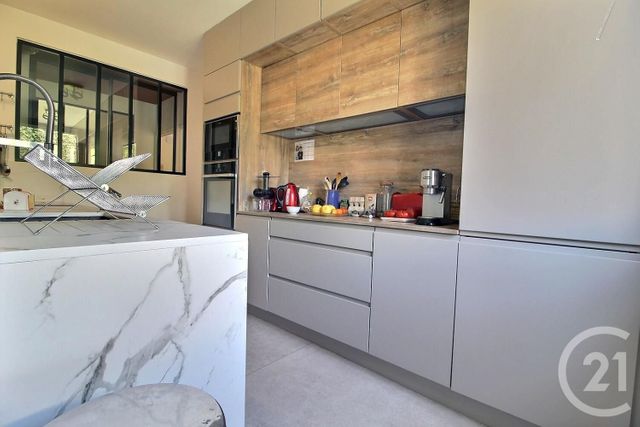 Afficher la photo en grand Appartement F3 à vendre - 3 pièces - 78.7 m2 - VILLENEUVE LOUBET - 06 - PROVENCE-ALPES-COTE-D-AZUR - Century 21 Visa Immobilier