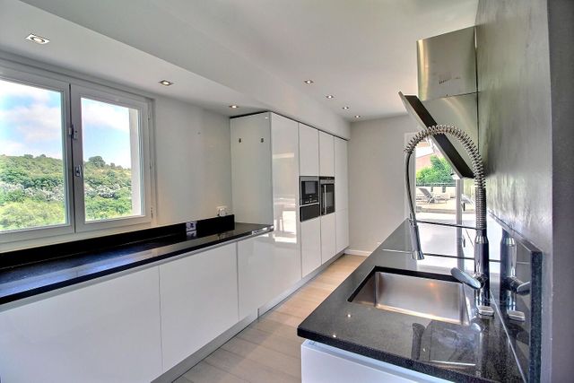 maison à vendre - 5 pièces - 218.0 m2 - BIOT - 06 - PROVENCE-ALPES-COTE-D-AZUR - Century 21 Visa Immobilier