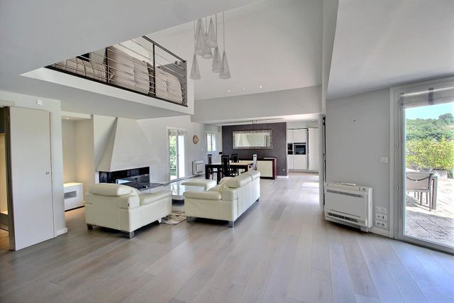 maison à vendre - 5 pièces - 218.0 m2 - BIOT - 06 - PROVENCE-ALPES-COTE-D-AZUR - Century 21 Visa Immobilier