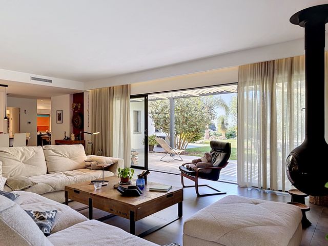 maison à vendre - 6 pièces - 194.0 m2 - BIOT - 06 - PROVENCE-ALPES-COTE-D-AZUR - Century 21 Visa Immobilier