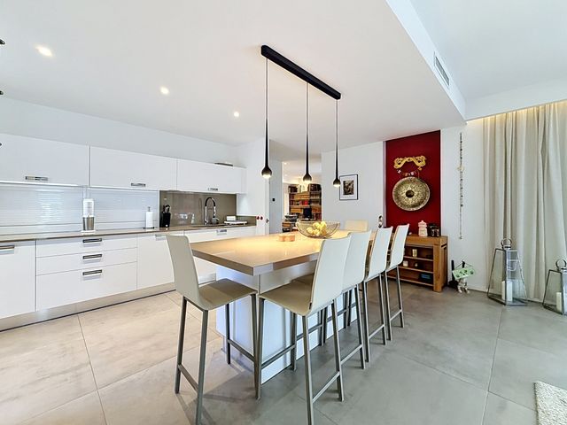 maison à vendre - 6 pièces - 194.0 m2 - BIOT - 06 - PROVENCE-ALPES-COTE-D-AZUR - Century 21 Visa Immobilier